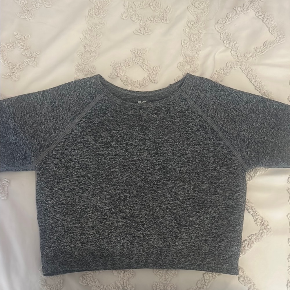 Grey crop top workout shirt